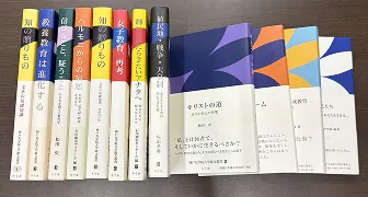 2002年の出来事に関連する写真。